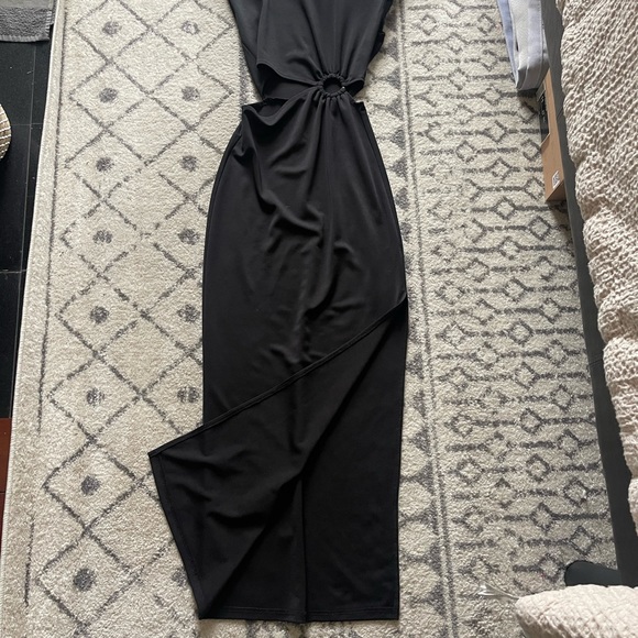 Cut Out Midi Dress - Picture 9 of 12